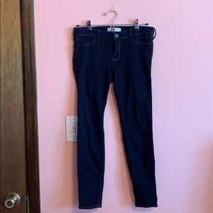 7S Hollister Dark Wash Jeggings